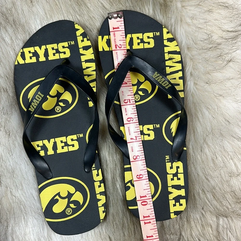 Iowa Hawkeyes Men’s Flip Flop Sandals Black Gold Size 11